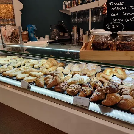 Nelli - Via Xxiv Maggio 4* Специя