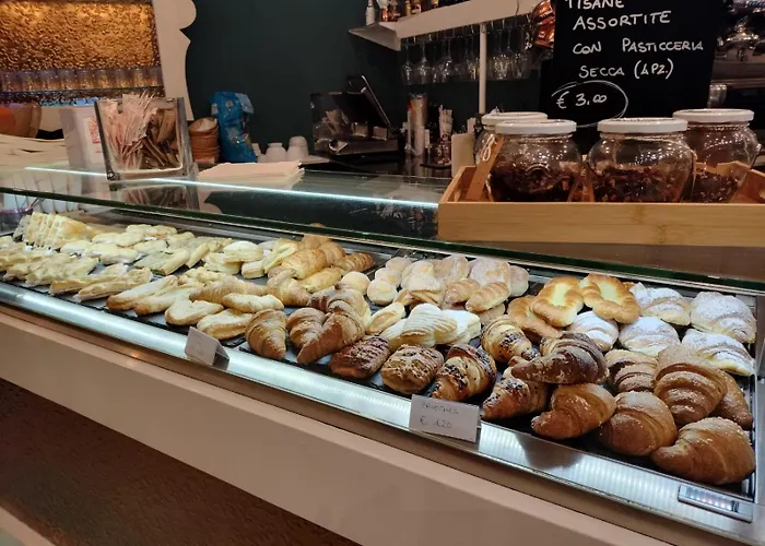 Nelli - Via Xxiv Maggio 4* La Spezia